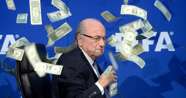 Sepp Blatter'e dolarlı protesto