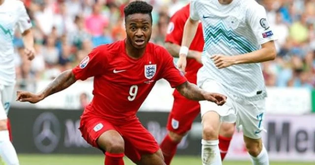 Sterling, rekor sözleşme ile Manchester City'de