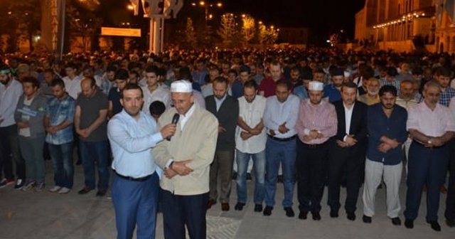 Uygur Türkleri için gıyabi cenaze namazı
