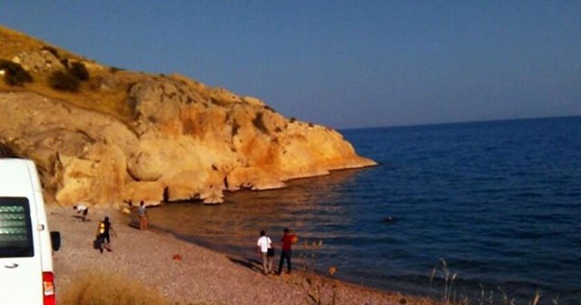 Van gölü sahilinde el yapımı bomba bulundu