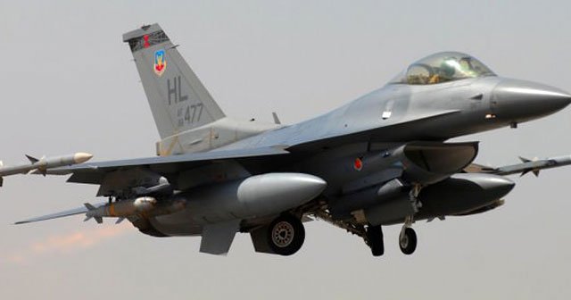 ABD F-16 savaş uçağı Almanya&#039;da düştü