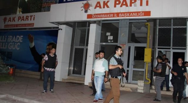 AK Parti binasına ses bombası atıldı