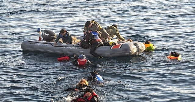 Akdeniz&#039;de göçmen teknesi battı
