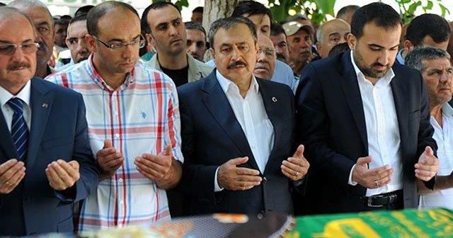 Bakan Eroğlu'nun annesi son yolculuğuna uğurlandı