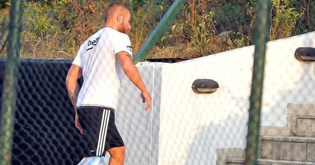 Beşiktaş&#039;ta Gökhan Töre korkusu