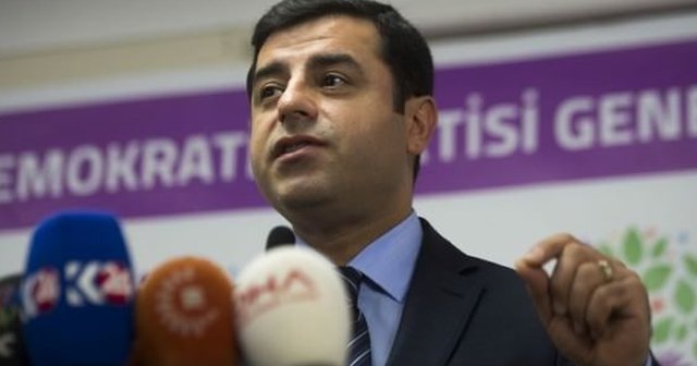 Demirtaş&#039;tan Bahçeli&#039;ye cevap, &#039;Hadi bize oy veren şerefsiz&#039;