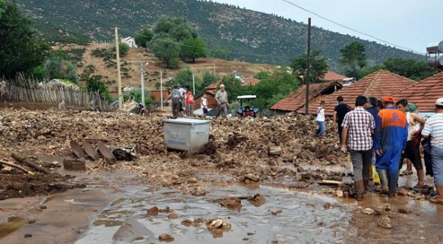 Elmalı yağmura teslim