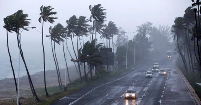 Erika fırtınası Karayip adalarını vurdu, 20 ölü