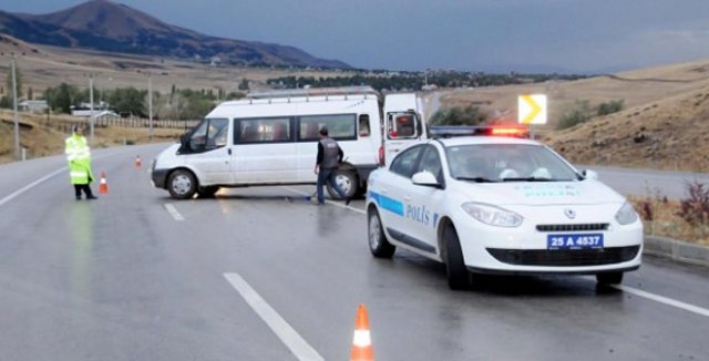 Erzurum&#039;da trafik kazası, 1 ölü, 9 yaralı