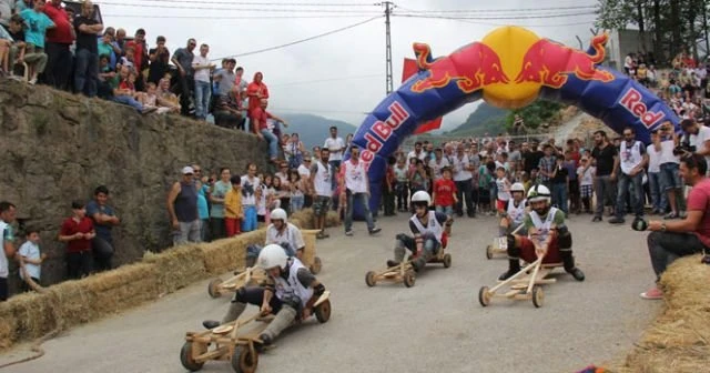 Formulaz yarışları nefes kesti