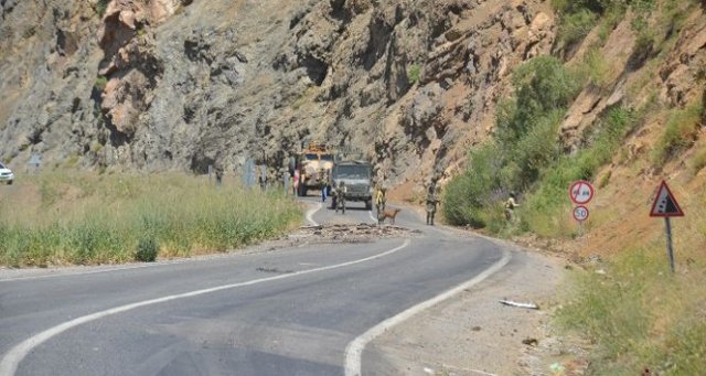 Hakkari-Çukurca karayolunda büyük patlama