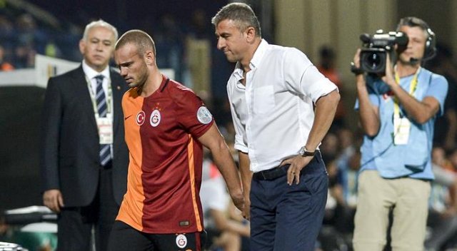 Hamzaoğlu&#039;ndan Sneijder açıklaması