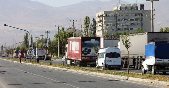 Iğdır-Ağrı karayolu çatışma nedeniyle ulaşıma kapatıldı