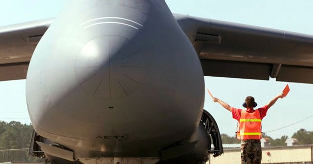 İncirlik Hava Üssü&#039;ne kargo uçağı yağıyor