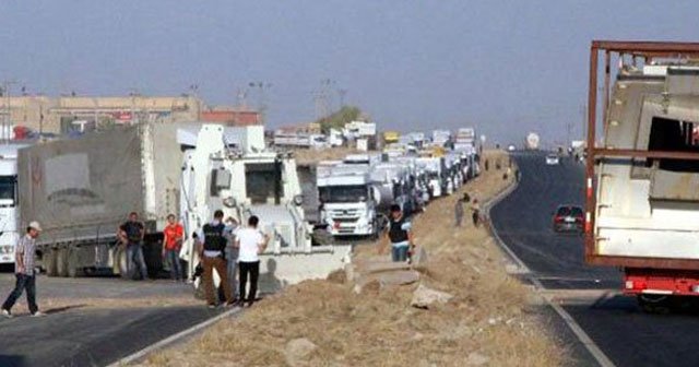 İpek Yolu&#039;nu kapatıp, ambulansa saldırdılar