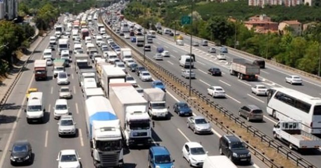 İstanbul&#039;da bu yollar trafiğe kapatılacak