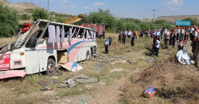 Kayseri'de otobüs devrildi! Çok sayıda yaralı var