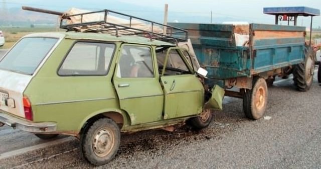 Manisa&#039;da kaza, 4 ölü, 9 yaralı