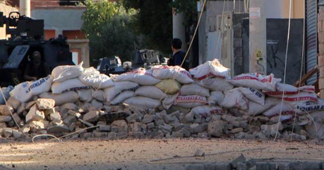 Nusaybin’de korkunç tuzak, 2 polis yaralandı