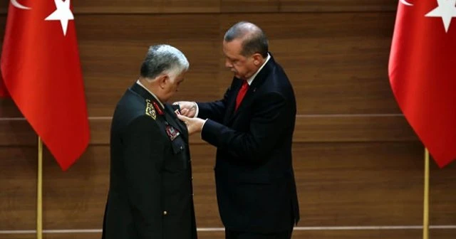 Orgeneral Necdet Özel'e şeref madalyası