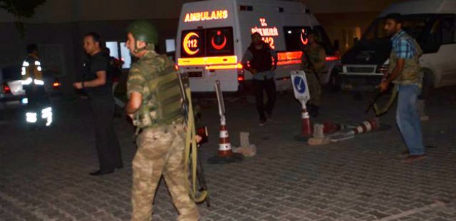 PKK Bitlis&#039;de askeri hastaneye saldırdı!