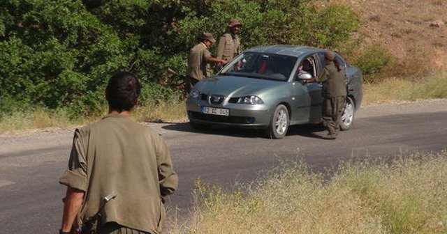 PKK&#039;lılar Beytüşşebap&#039;ta yol kesti