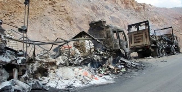 PKK&#039;lılar Tendürek&#039;te 3 araç yaktı