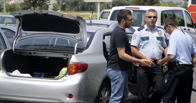 Plakasız araç ihbarı polisi alarma geçirdi