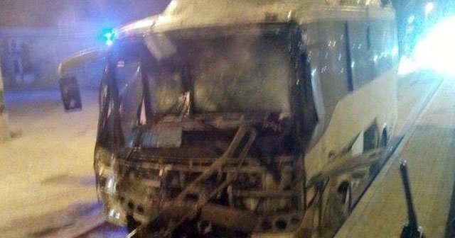 Polis aracına bombalı saldırı, 19 yaralı