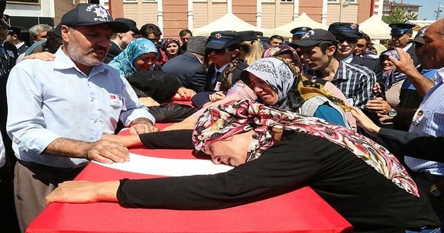 Şehit polis memuru Demir son yolculuğuna uğurlandı