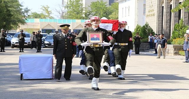 Şehit Uzman Onbaşı Kara memleketine uğurlandı