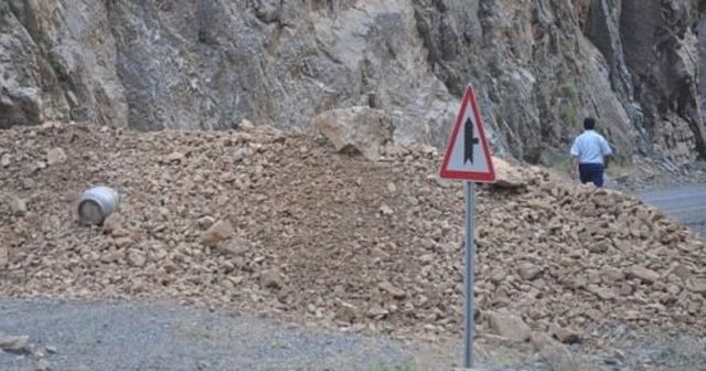 Şemdinli-Yüksekova karayolu ulaşıma açıldı