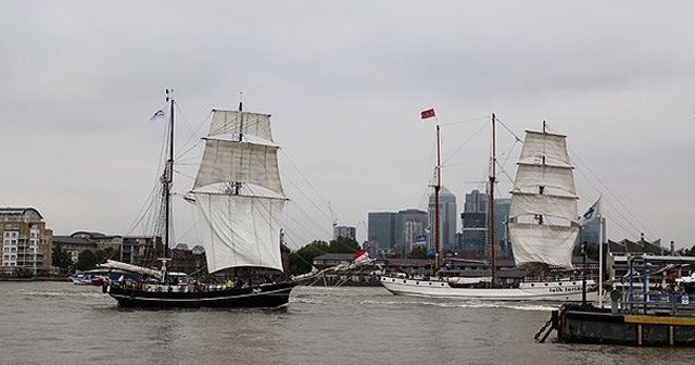 Tarihi yelkenliler Londra&#039;dan geçti