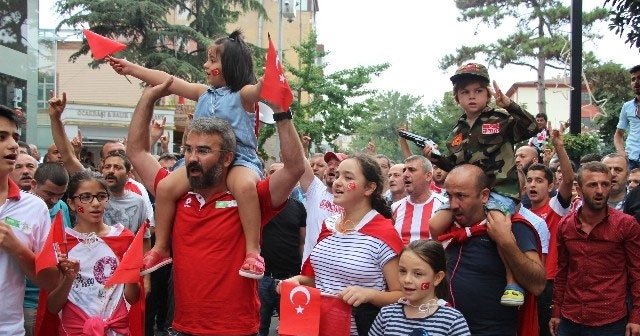 Türkiye teröre karşı tek yürek