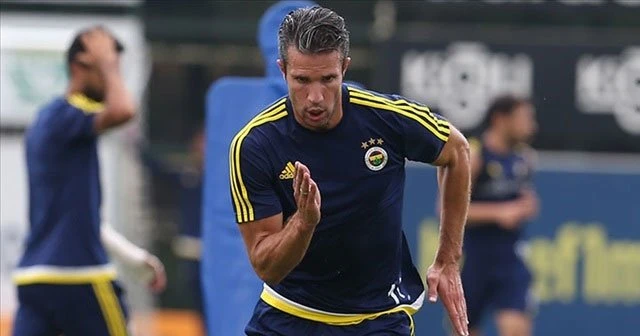 Van Persie ve Gökhan Gönül'e özel program