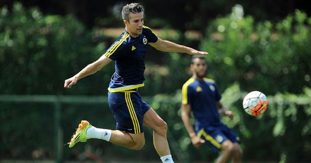 Van Persie yedek başlayacak