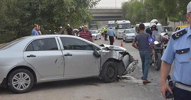 Adana&#039;daki kazada 2 polis yaralandı