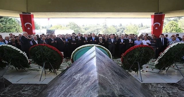 Adnan Menderes mezarı başında anıldı