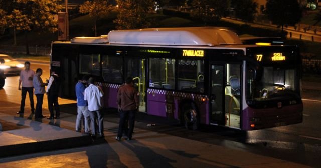 Beyoğlu&#039;nda otobüse molotoflu saldırı