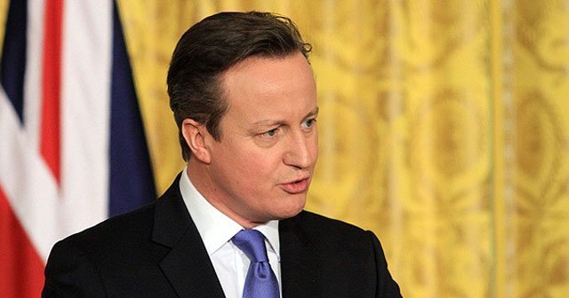 Cameron İngiltere&#039;nin kapısını sığınmacılara aralıyor