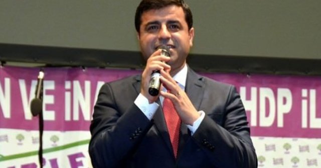 Demirtaş&#039;ın mitinginde dikkatlerden kaçmayan detay