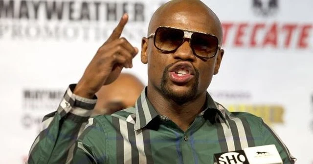 Floyd Mayweather, tarihi maça çıkıyor