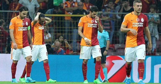 Galatasaray kendi evinde Atletico&#039;ya 2 farkla yenildi