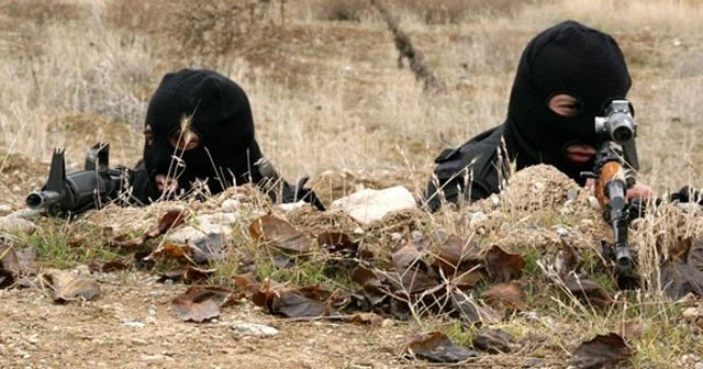 Halk evlerine çekildi, çatışma çıktı