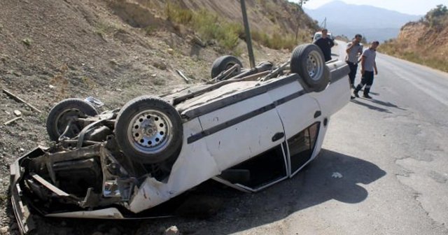 Hatay&#039;da trafik kazası, 3 kişi yaralandı