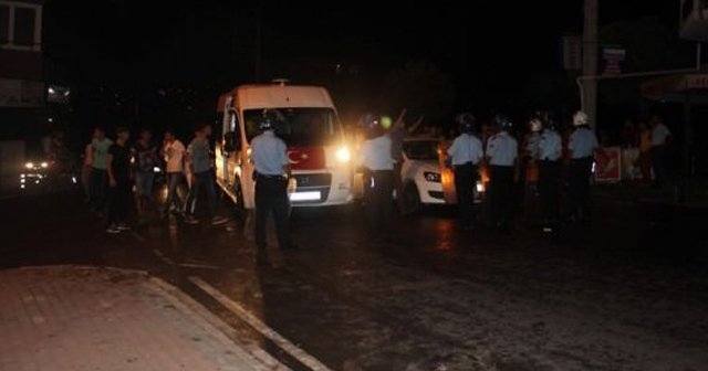 HDP&#039;liler kendilerini koruyan polisi taşlayınca ortalık karıştı