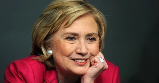 Hillary Clinton ilk kez özür diledi