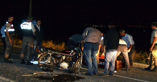 İzmir&#039;de feci kaza, 3 ölü, 1 yaralı