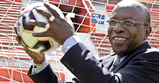 Jack Warner, ömür boyu futboldan men cezası aldı