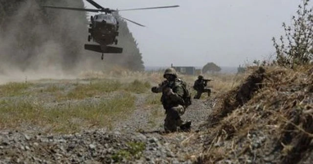Karayolu ulaşıma kapandı, şiddetli çatışma var